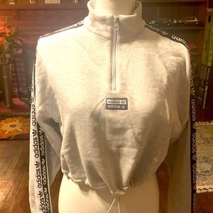 Adidas crop sweatshirts like new size small